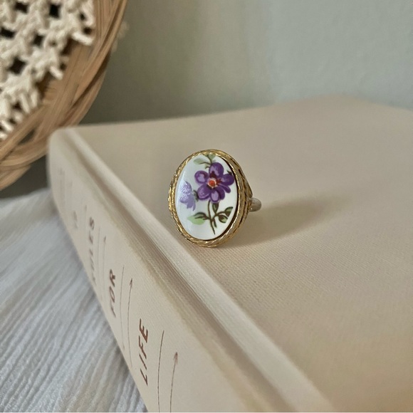 Painted African Violets Enamel Gold Adjustable Antique Ring Statement Floral - Picture 9 of 14
